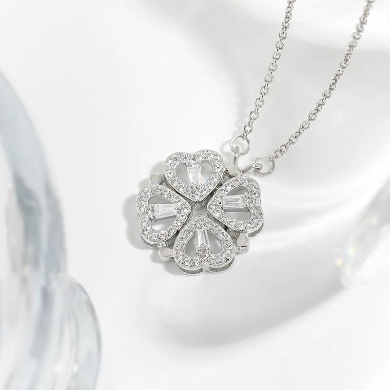 Collar de Acero con Trébol y Corazón