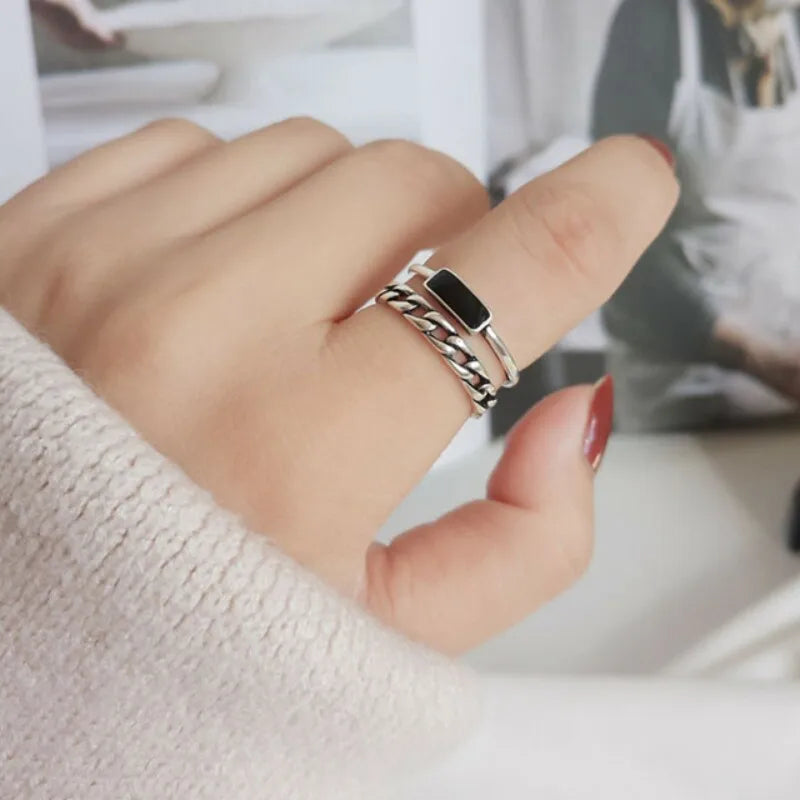 Anillo de Compromiso Minimalista Color Plata para Mujer