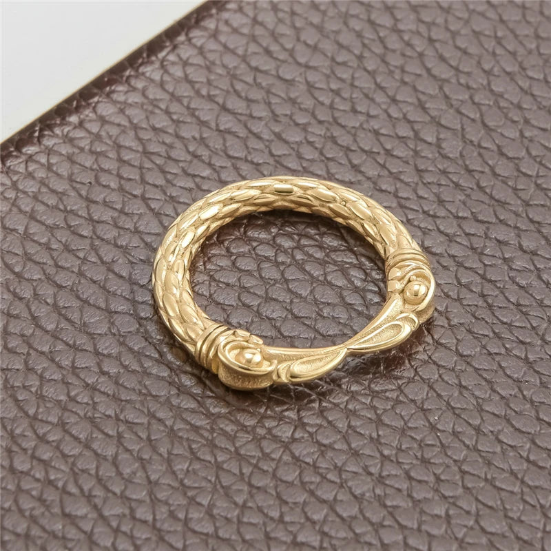 Anillo Vikingo de Acero con Pico de Águila