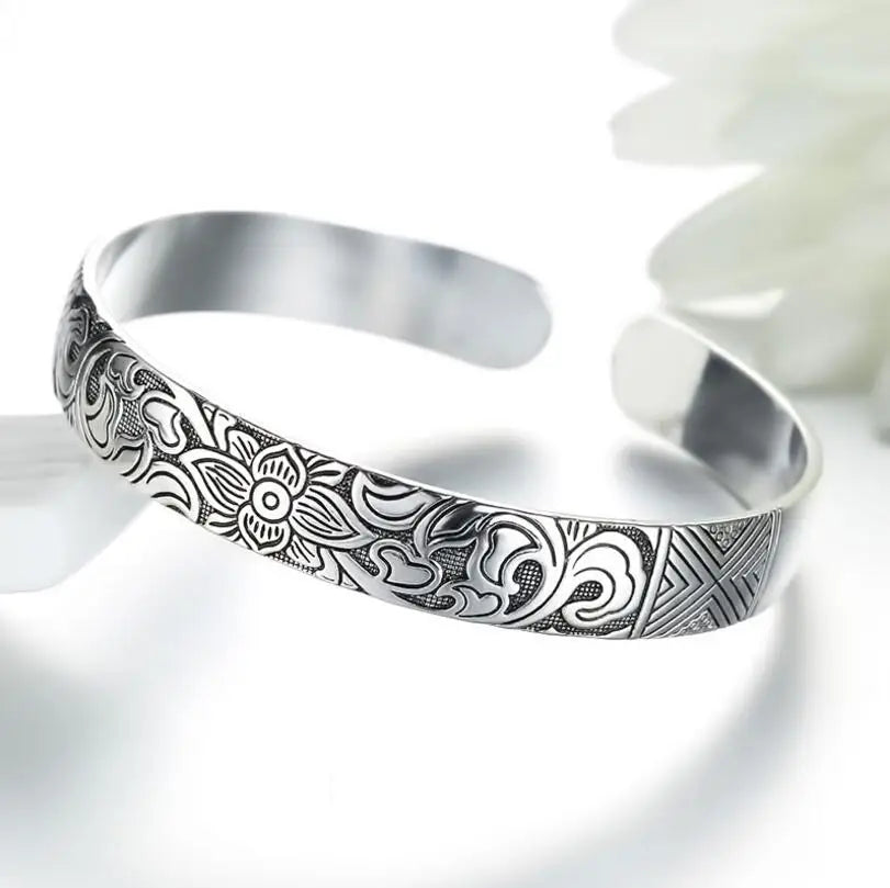 Pulsera Brutalista de Diseño