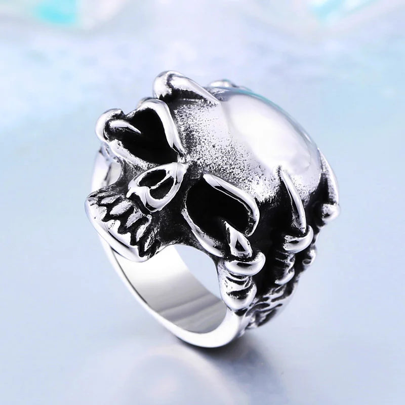 Anillo Gótico de Acero 316L con Garra y Calavera