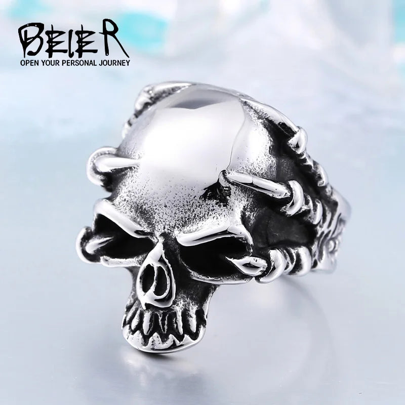 Anillo Gótico de Acero 316L con Garra y Calavera
