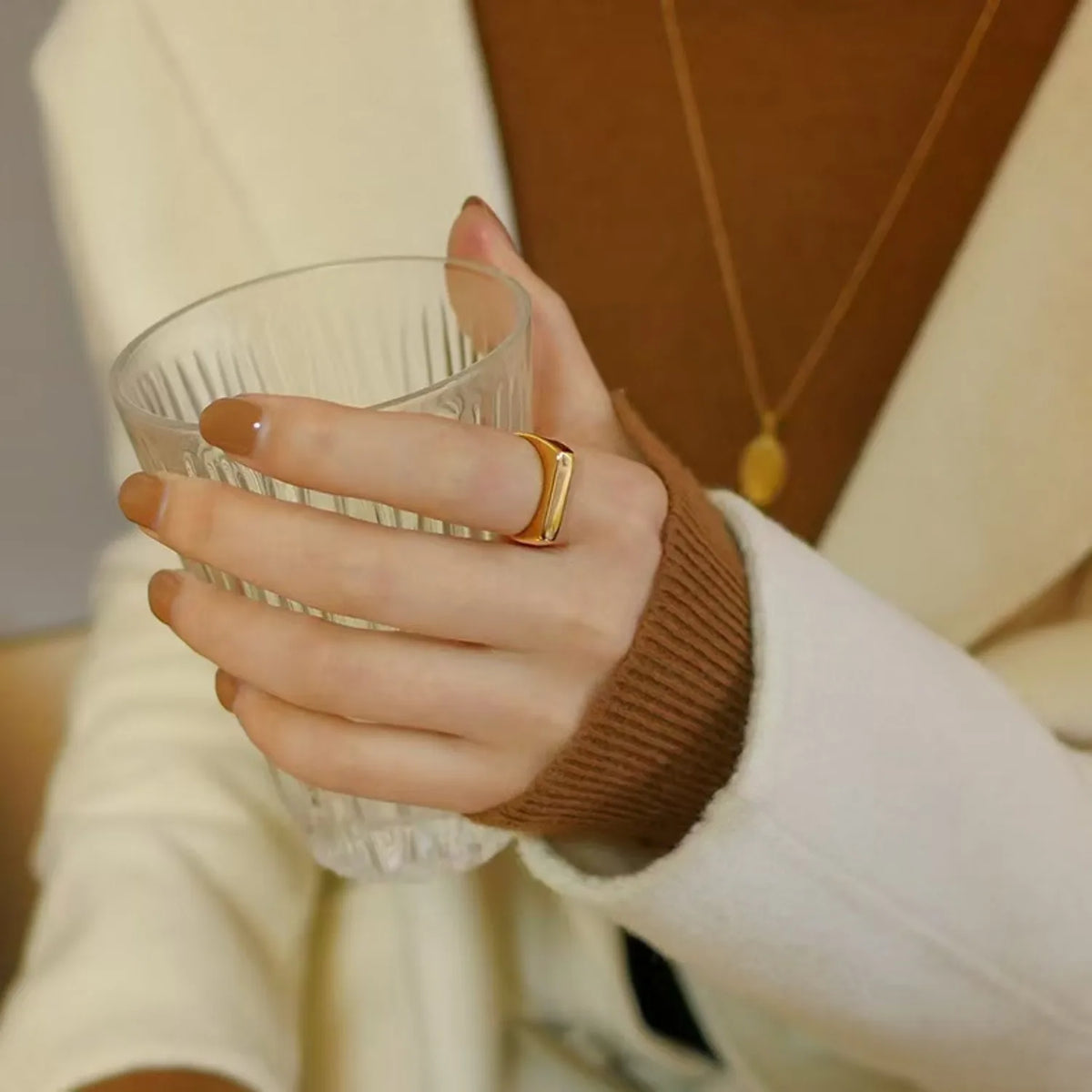 Anillo Cuadrado Minimalista de Acero