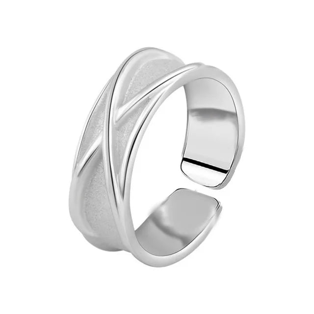 Anillo de Plata S925 Elegante y Versátil — Joya Clásica de Lujo Ligero