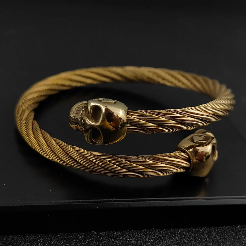Brazalete Abierto de Acero con Doble Calavera