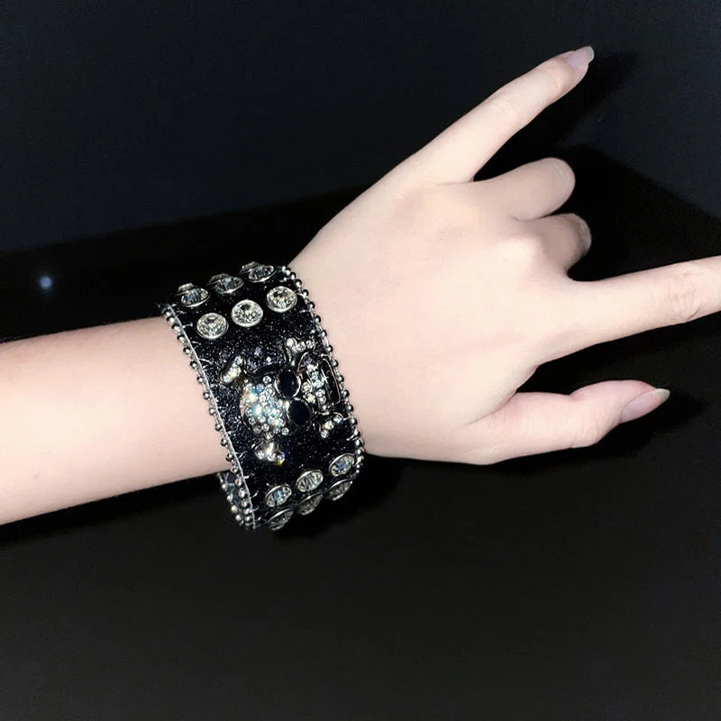 Pulsera Brutalista de Diseño