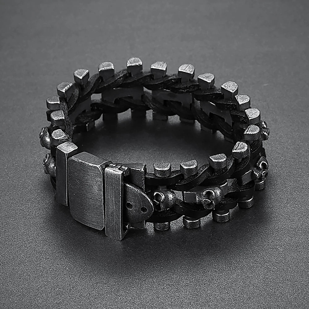Pulsera de Cuero Trenzado con Calavera Negra