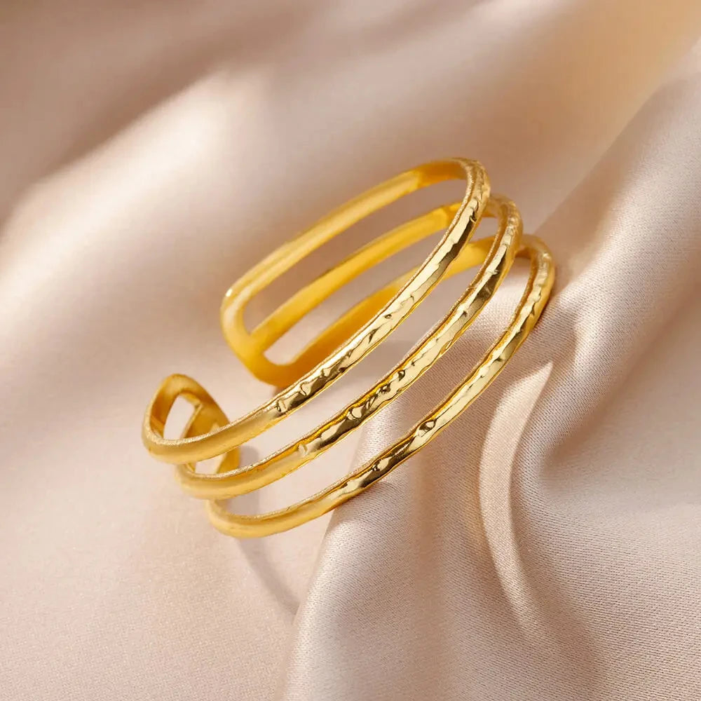 Pulsera Dorada Multicapa de Acero