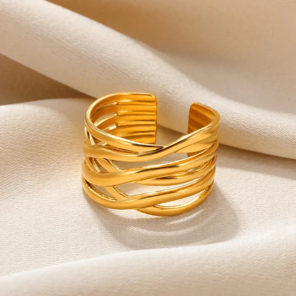 Anillo Dorado Vintage con Corazón
