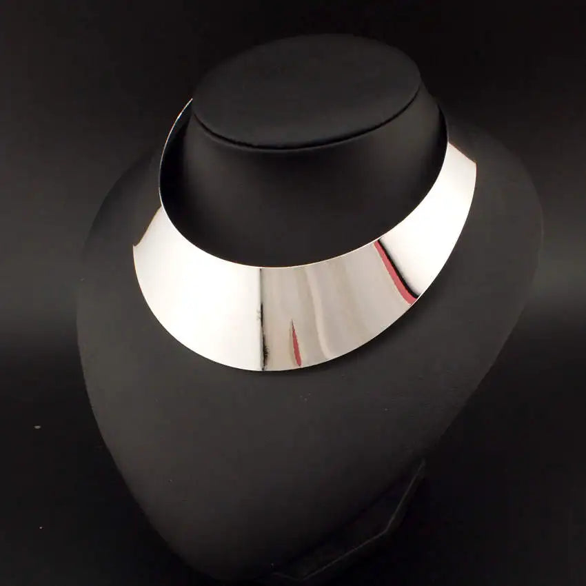 Collar Brutalista Geométrico