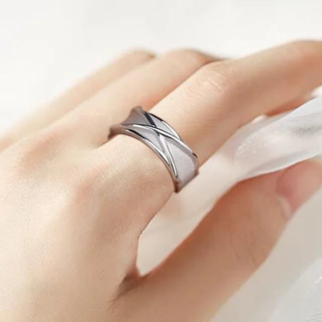 Anillo de Plata S925 Elegante y Versátil — Joya Clásica de Lujo Ligero