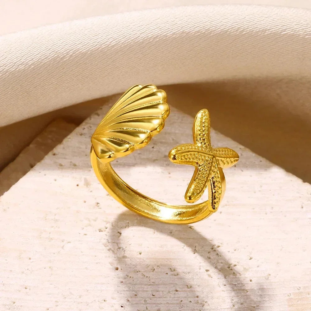 Anillo Dorado Vintage con Corazón