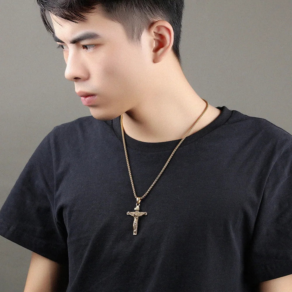 Collar de Acero con Cruz