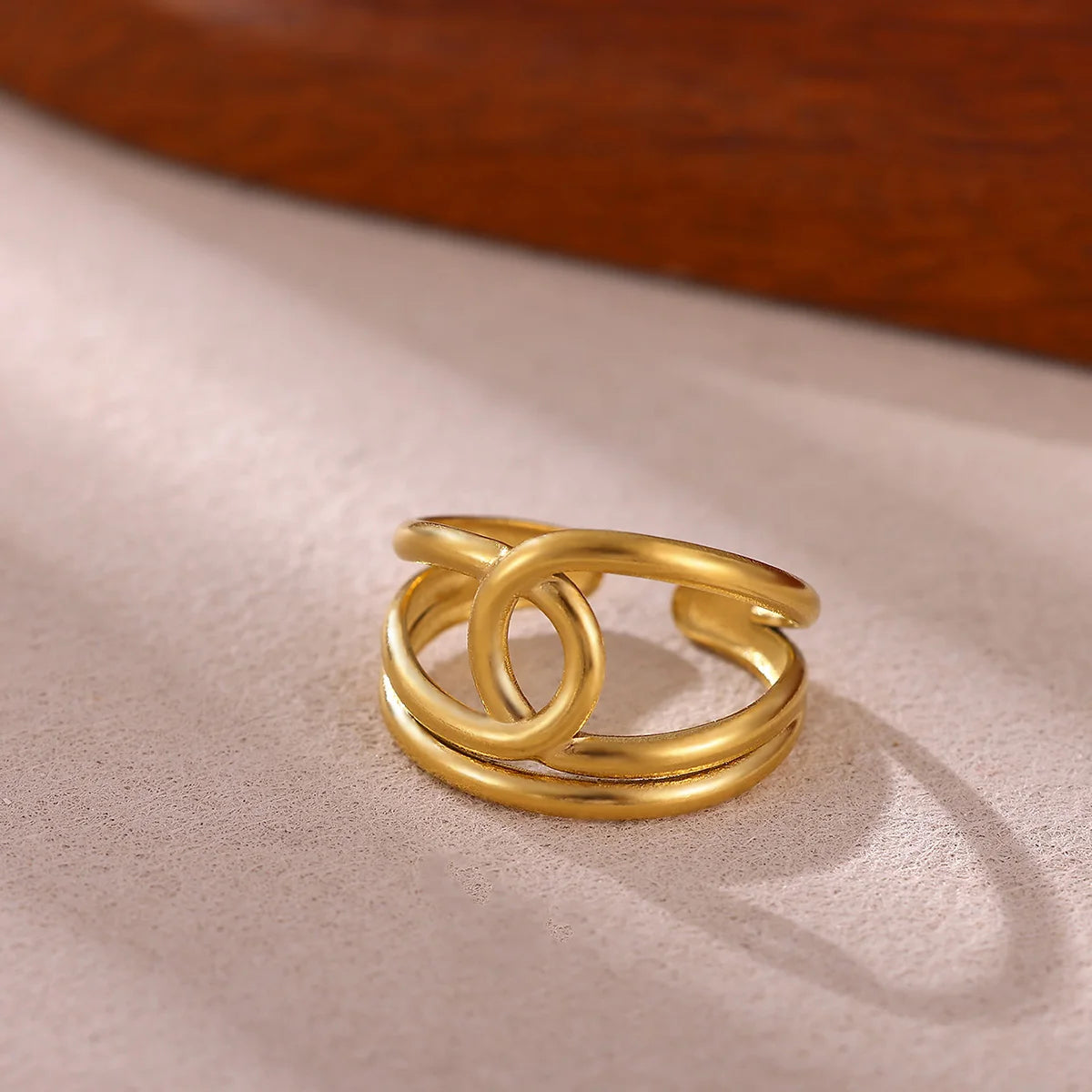 Anillo Geométrico Infinito de Acero Inoxidable Dorado para Mujer