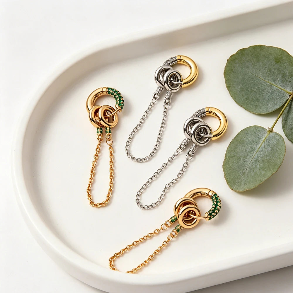 Pendientes Dorados con Circonita y Cadena