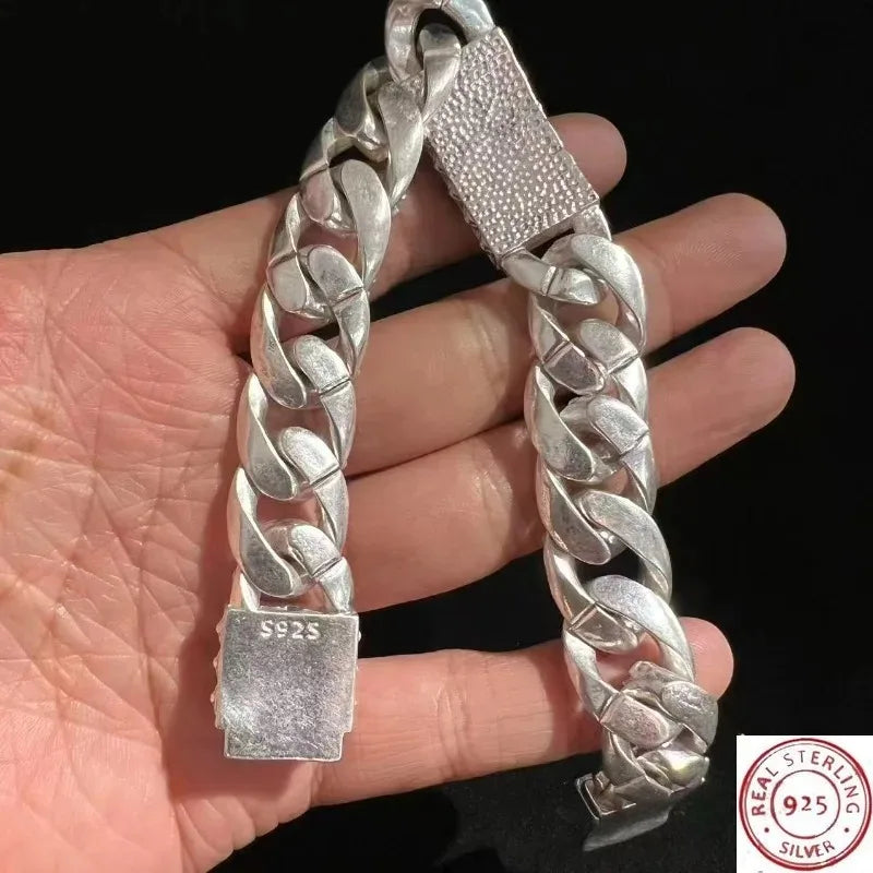 Pulsera Brutalista de Diseño