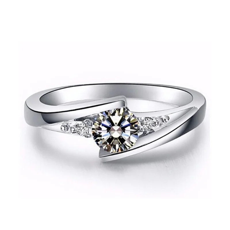 Anillo Plateado de Acero con Circonita Cuadrada