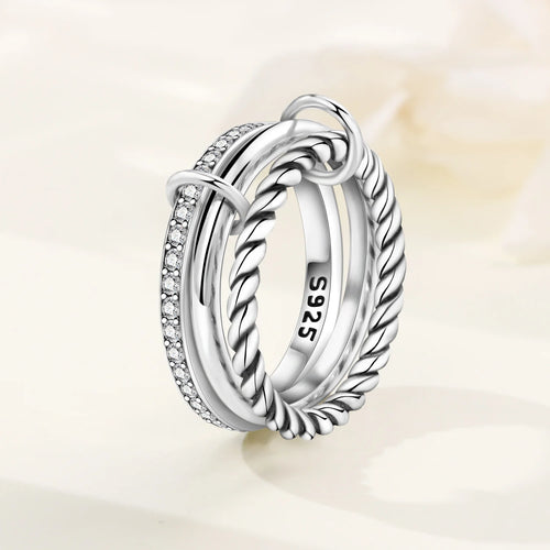 Anillo de Diseño con Circonitas