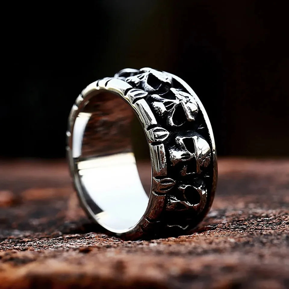 Anillo Vintage de Acero con Calavera