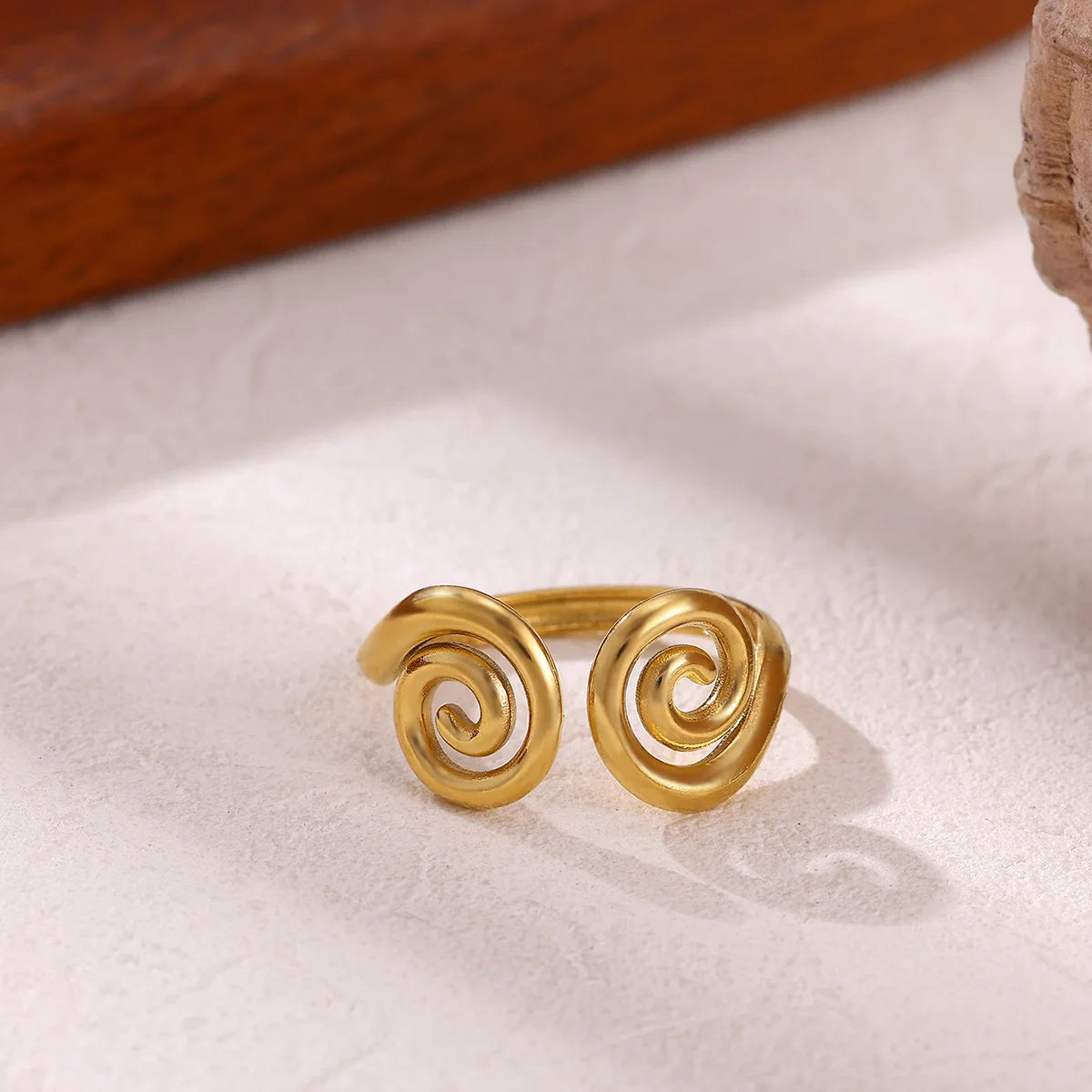 Anillo Geométrico Infinito de Acero Inoxidable Dorado para Mujer