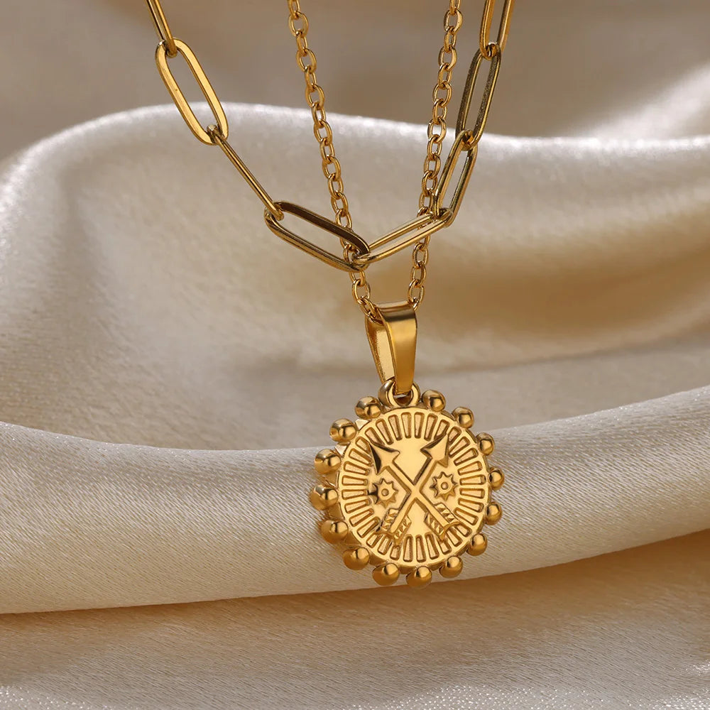 Collar Geométrico de Acero con Girasol