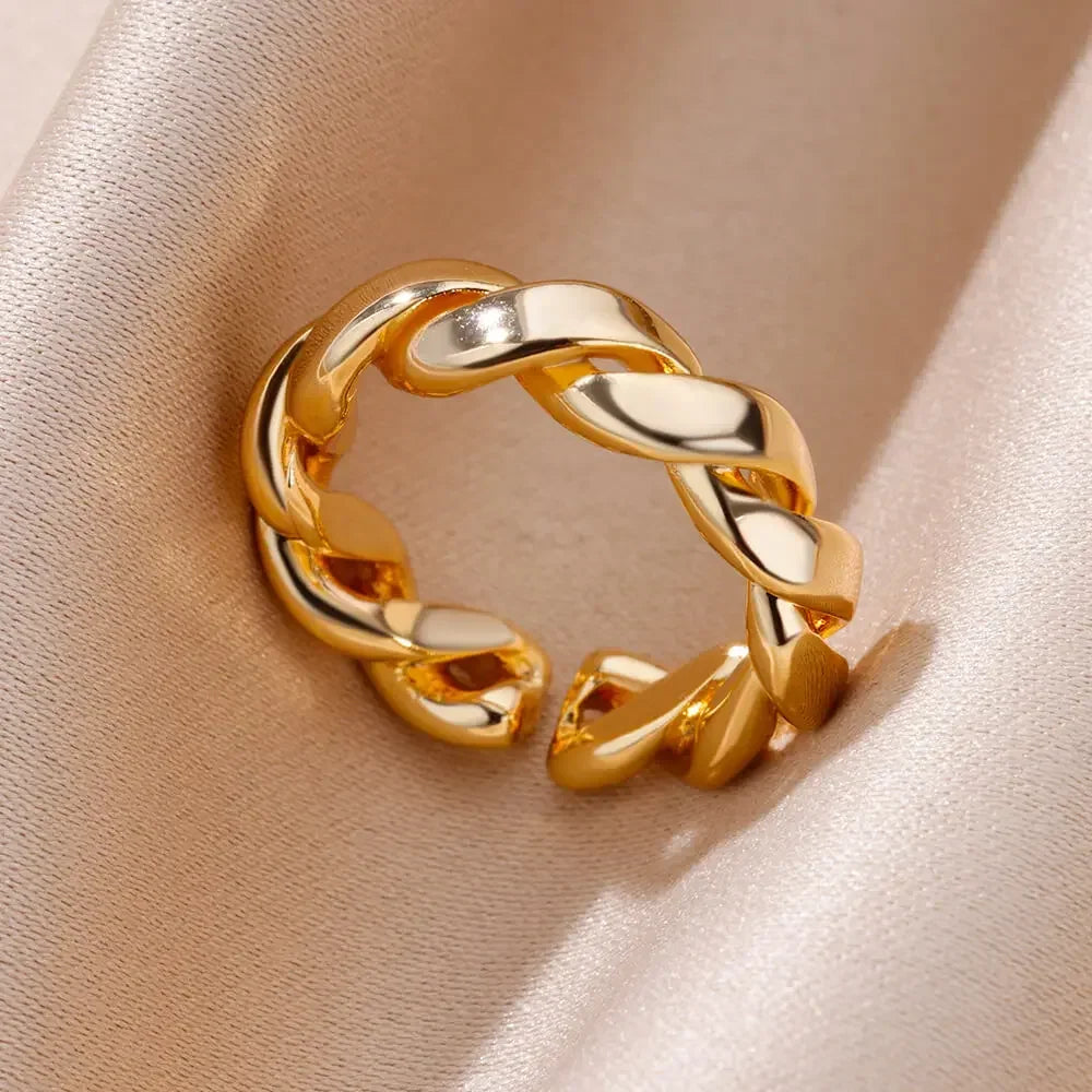 Anillo Dorado Vintage con Corazón