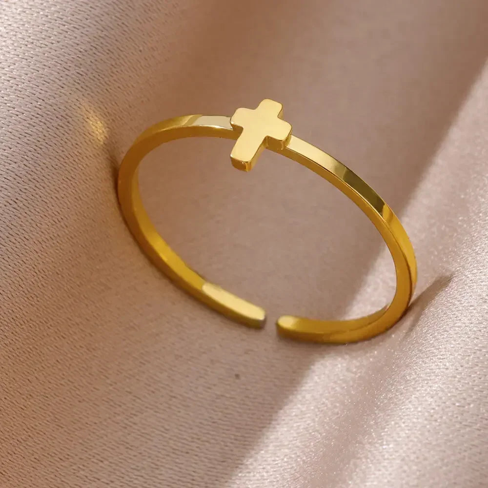Anillo Dorado Vintage con Corazón
