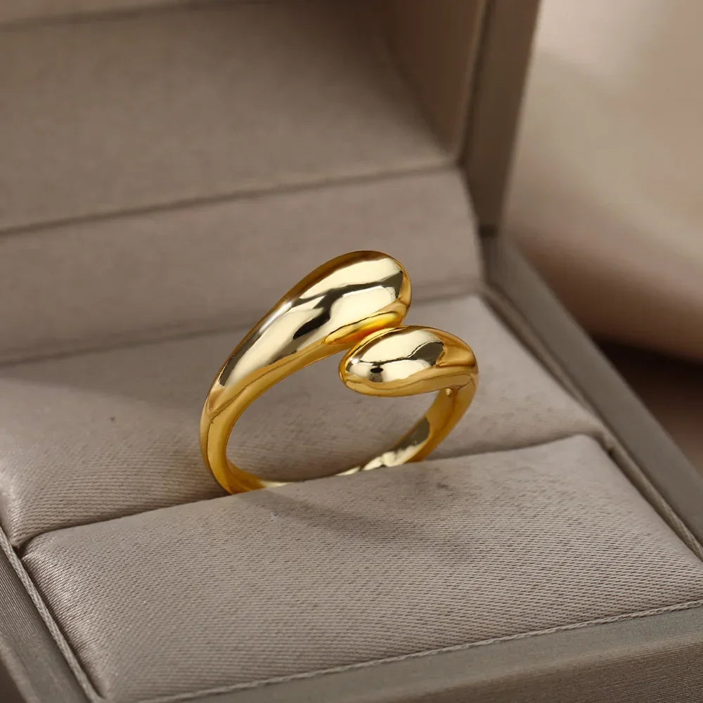 Anillo Dorado Vintage con Corazón