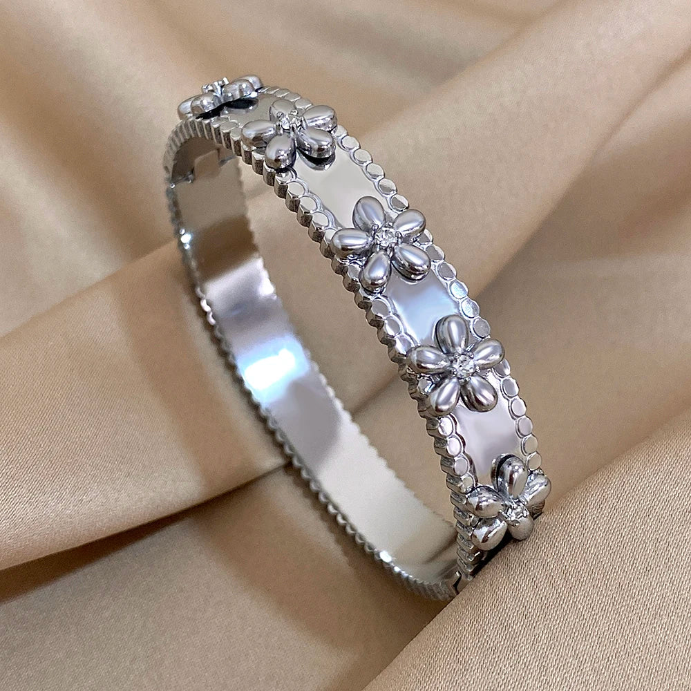 Brazalete de Acero con Flor y Cristales