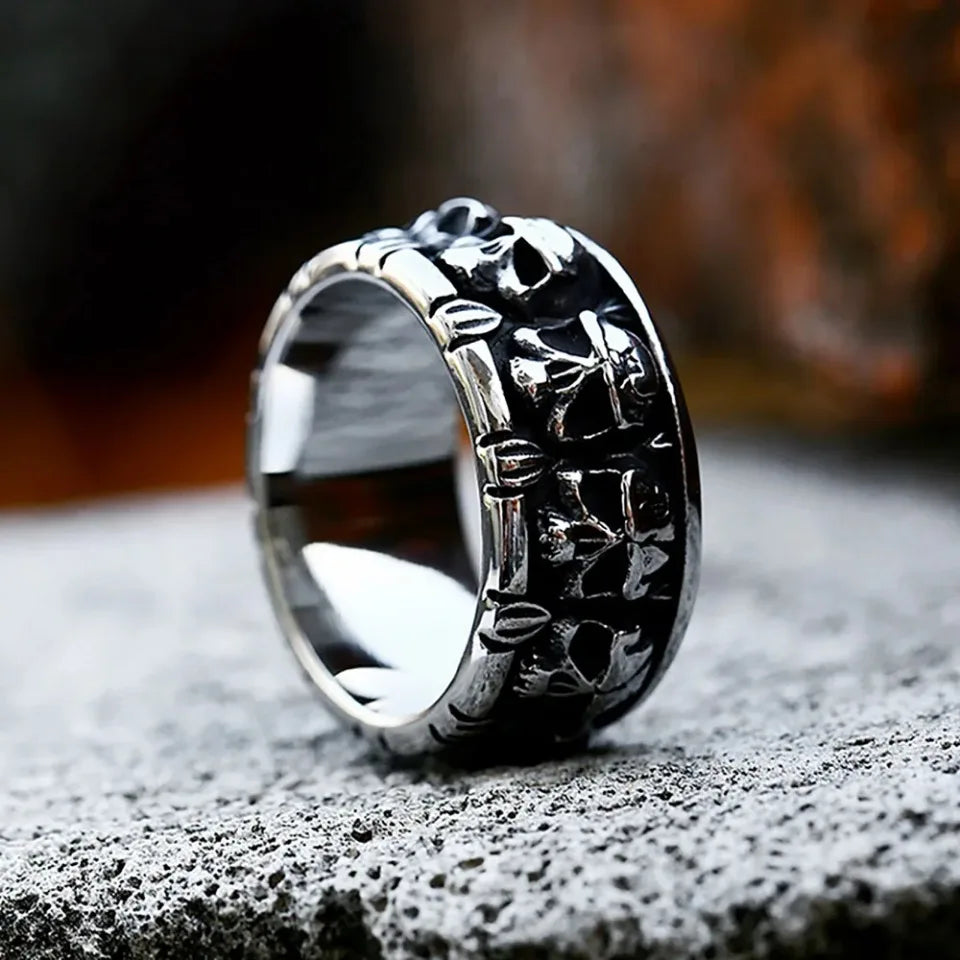 Anillo Vintage de Acero con Calavera