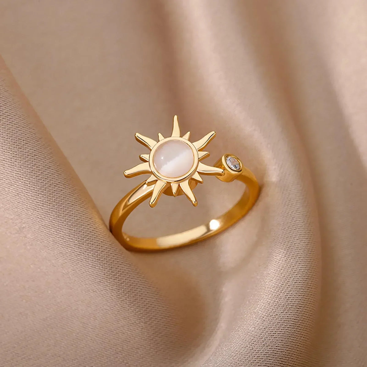 Anillo Dorado Vintage con Corazón