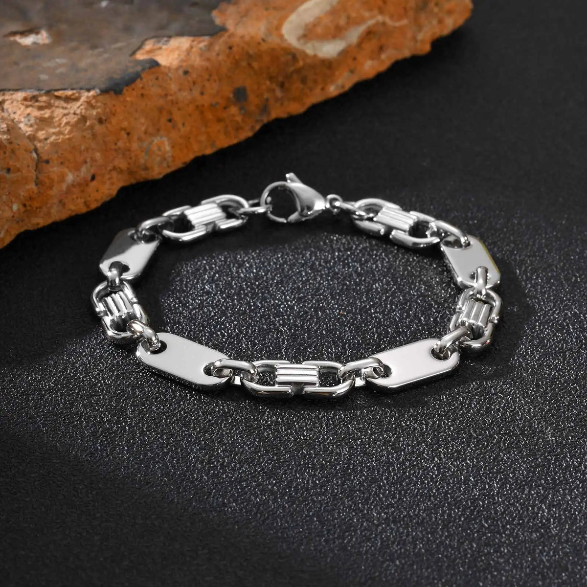 Pulsera Geométrica de Acero Hecha a Mano