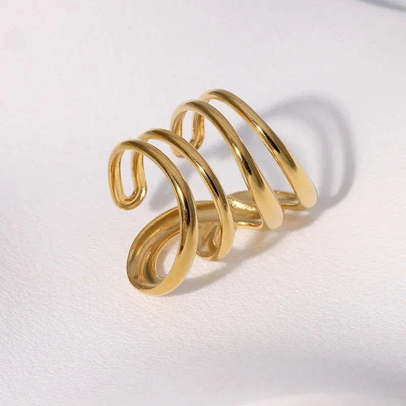 Anillo Dorado de Acero con Dijes