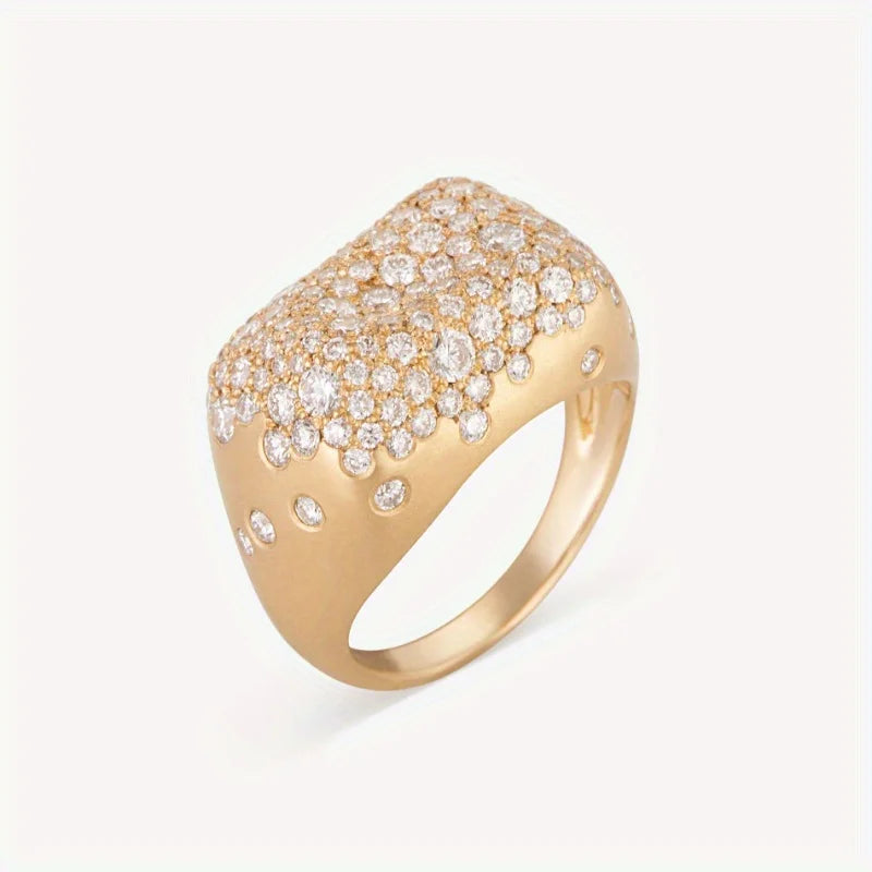 Anillo Minimalista para Mujer con Circonita Blanca y Acabado Dorado