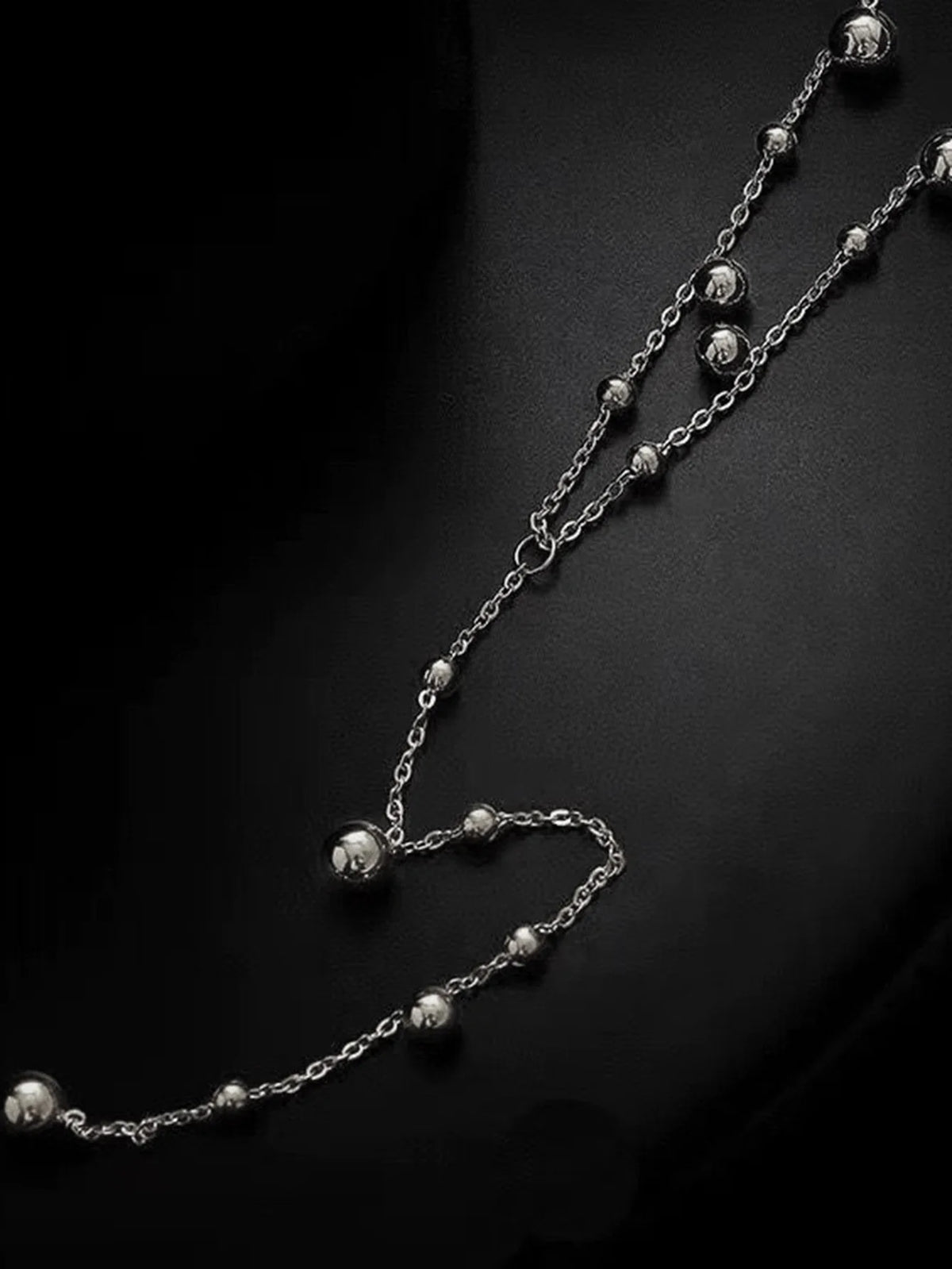 Collar Largo de Acero con Borla