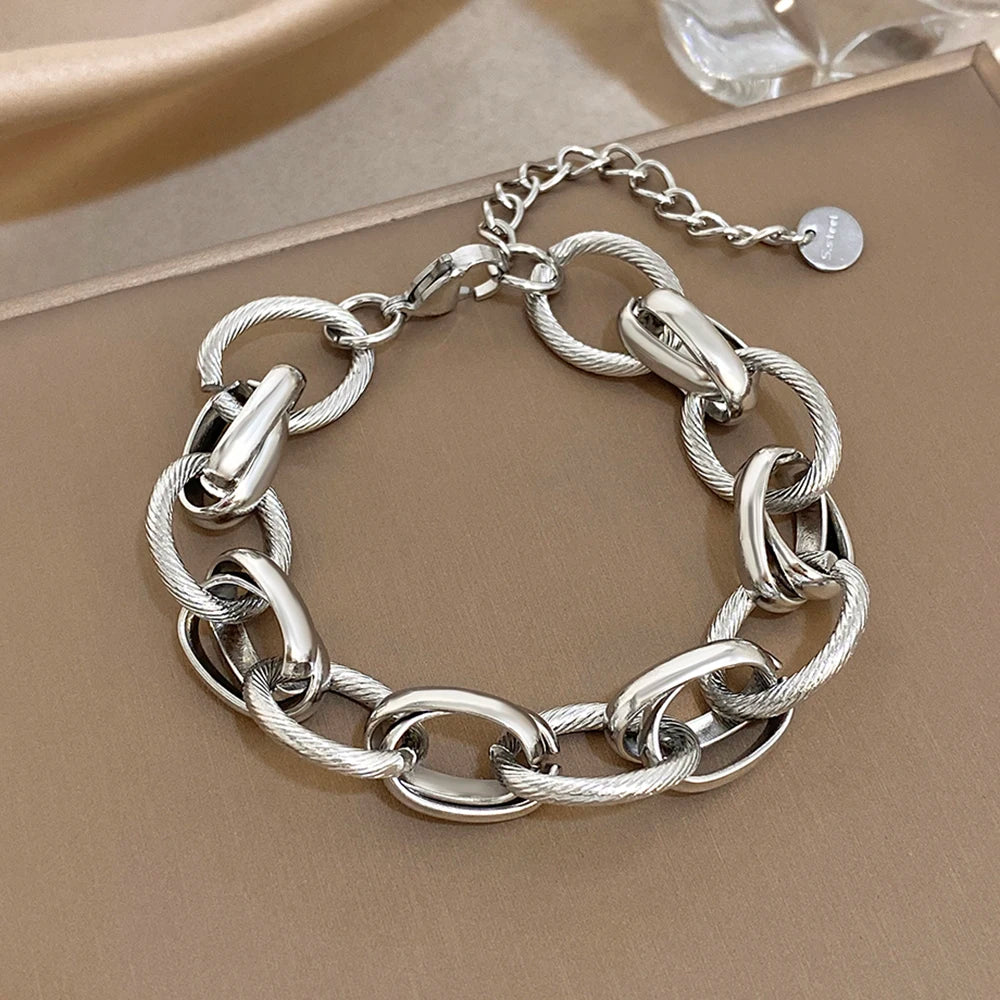Pulsera Brutalista de Diseño