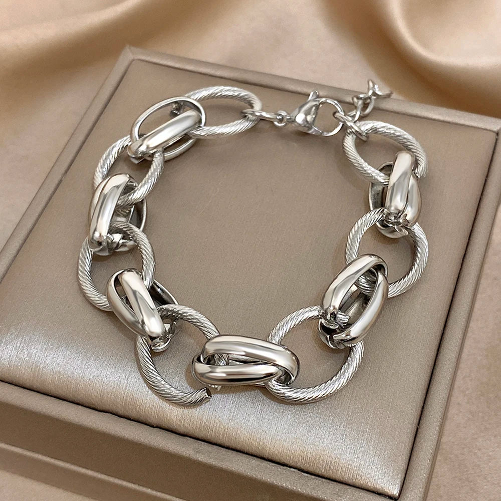 Pulsera Brutalista de Diseño