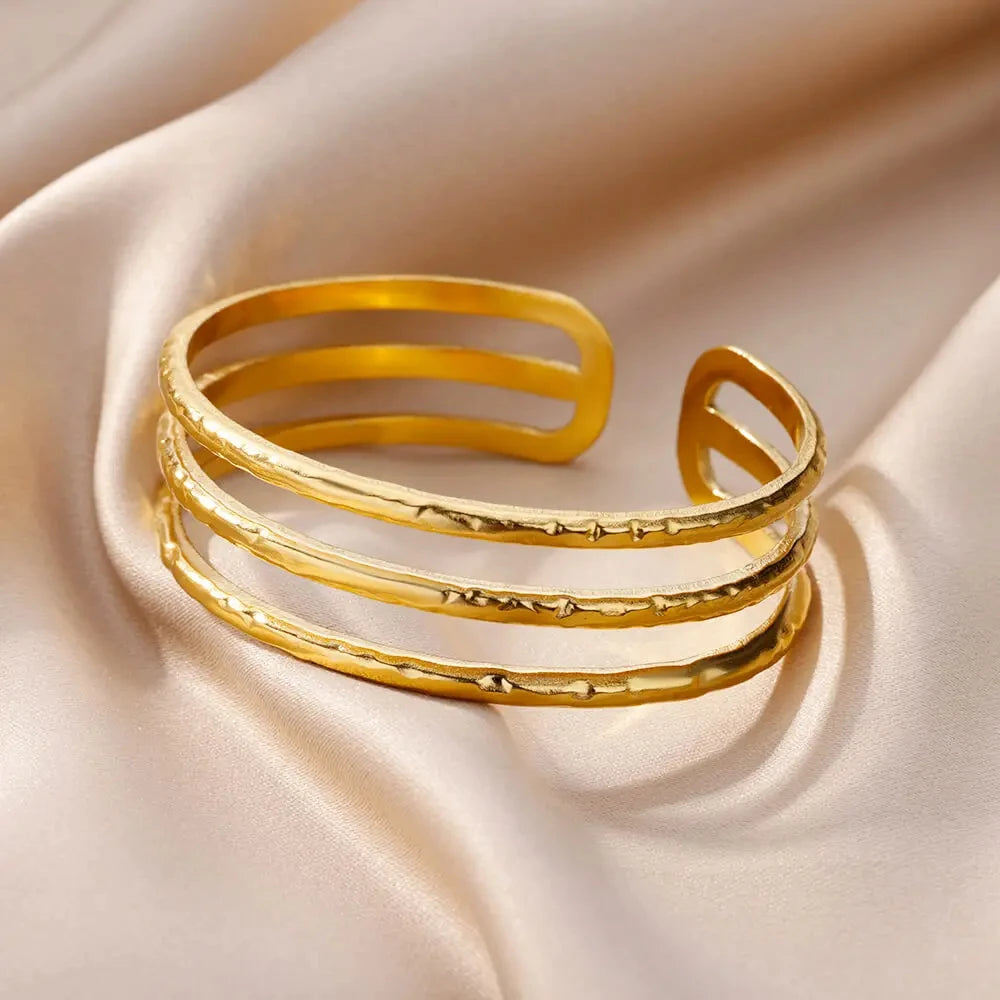 Pulsera Dorada Multicapa de Acero