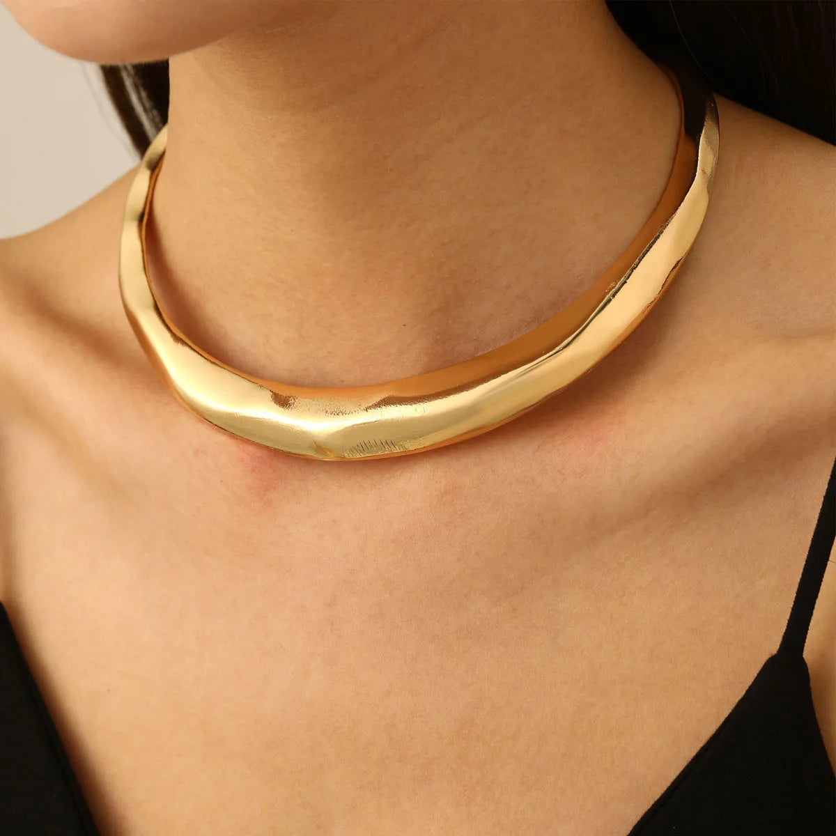 Collar Brutalista Geométrico
