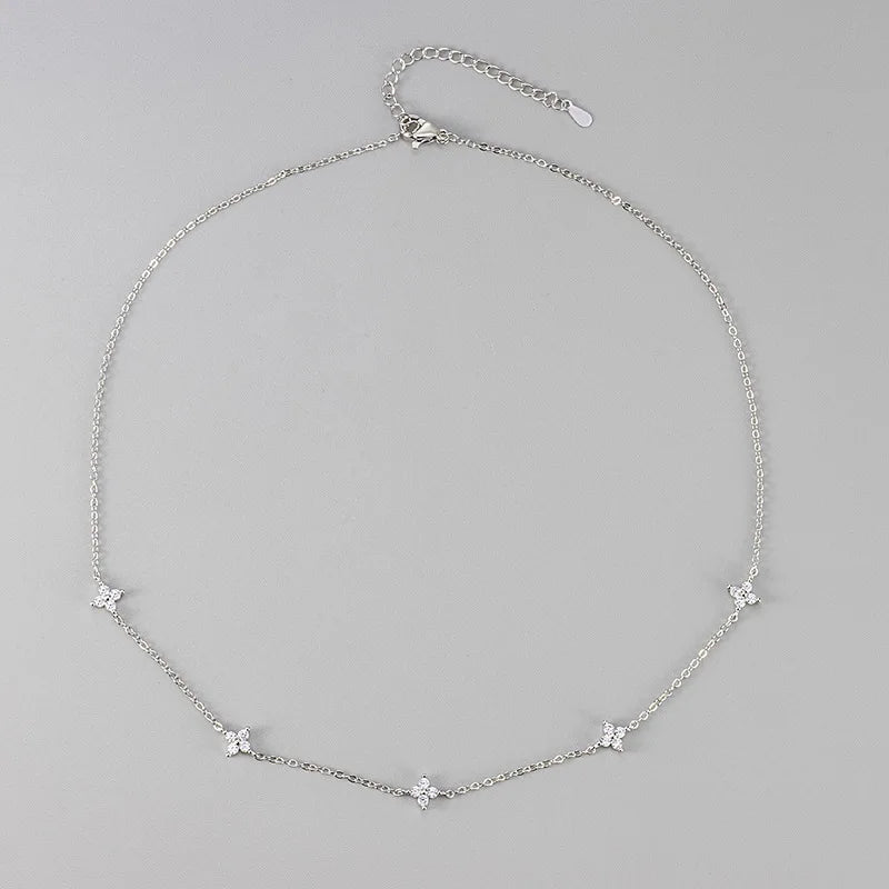 Collar Dorado con Trébol y Circonitas