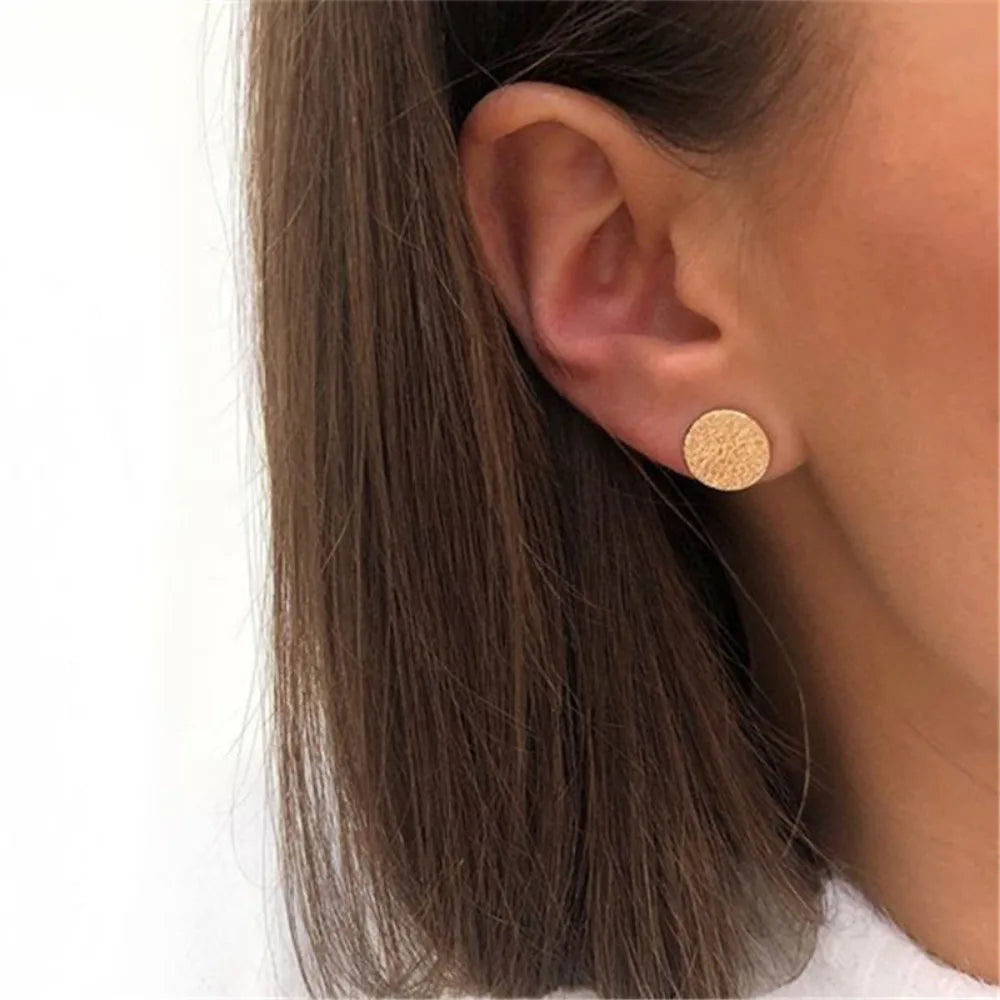 Aretes Redondos Dorados Minimalistas de Alta Calidad para Mujer