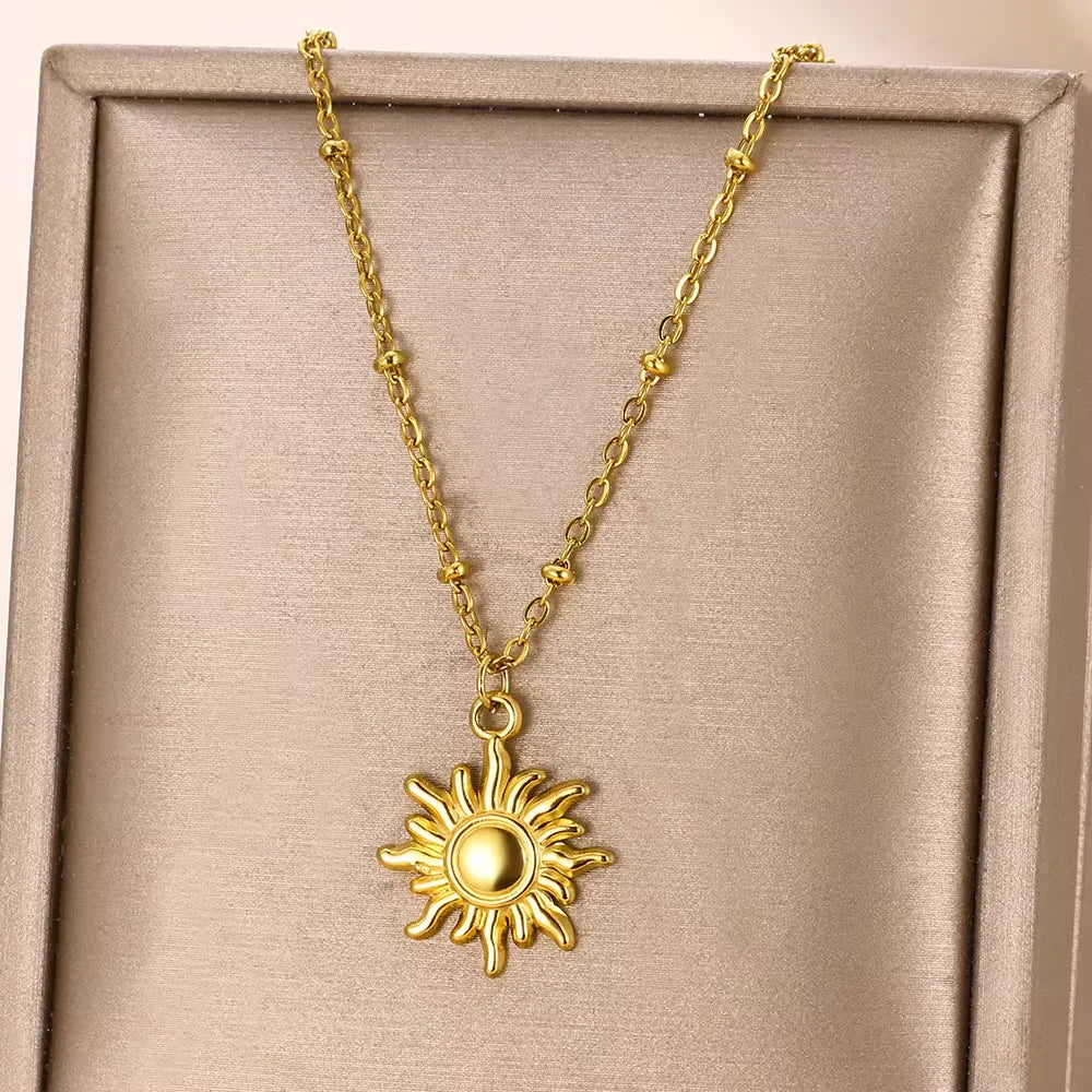 Collar Geométrico de Acero con Girasol