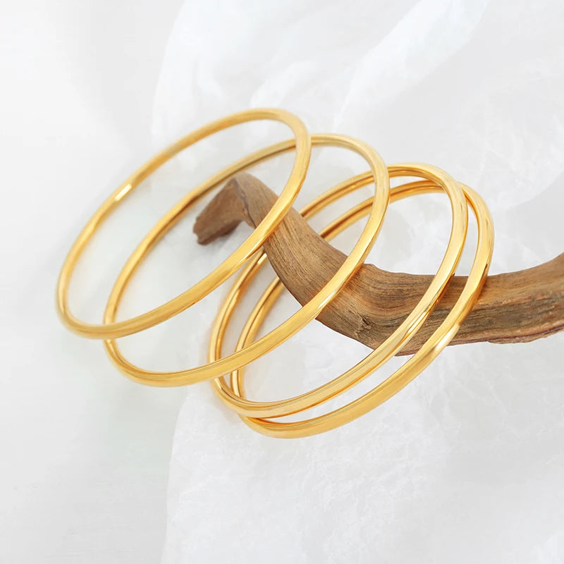 Pulsera Redonda Minimalista Dorada