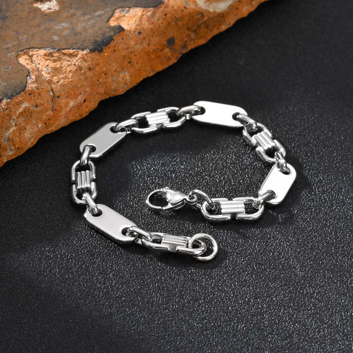 Pulsera Geométrica de Acero Hecha a Mano
