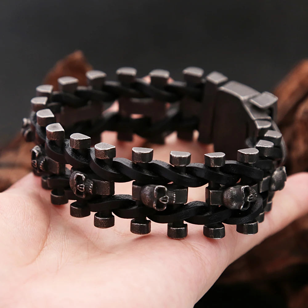 Pulsera de Cuero Trenzado con Calavera Negra