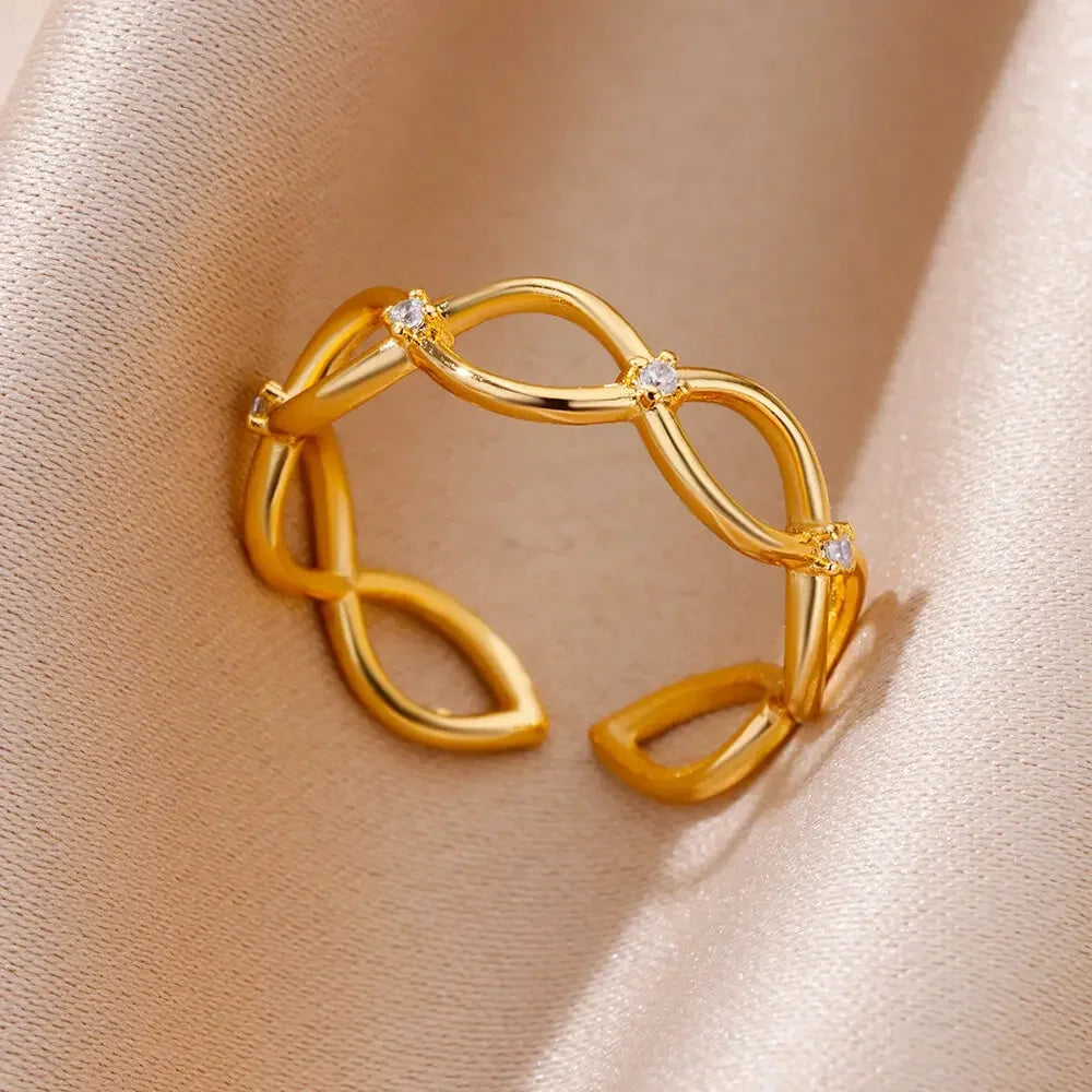 Anillo Dorado Vintage con Corazón