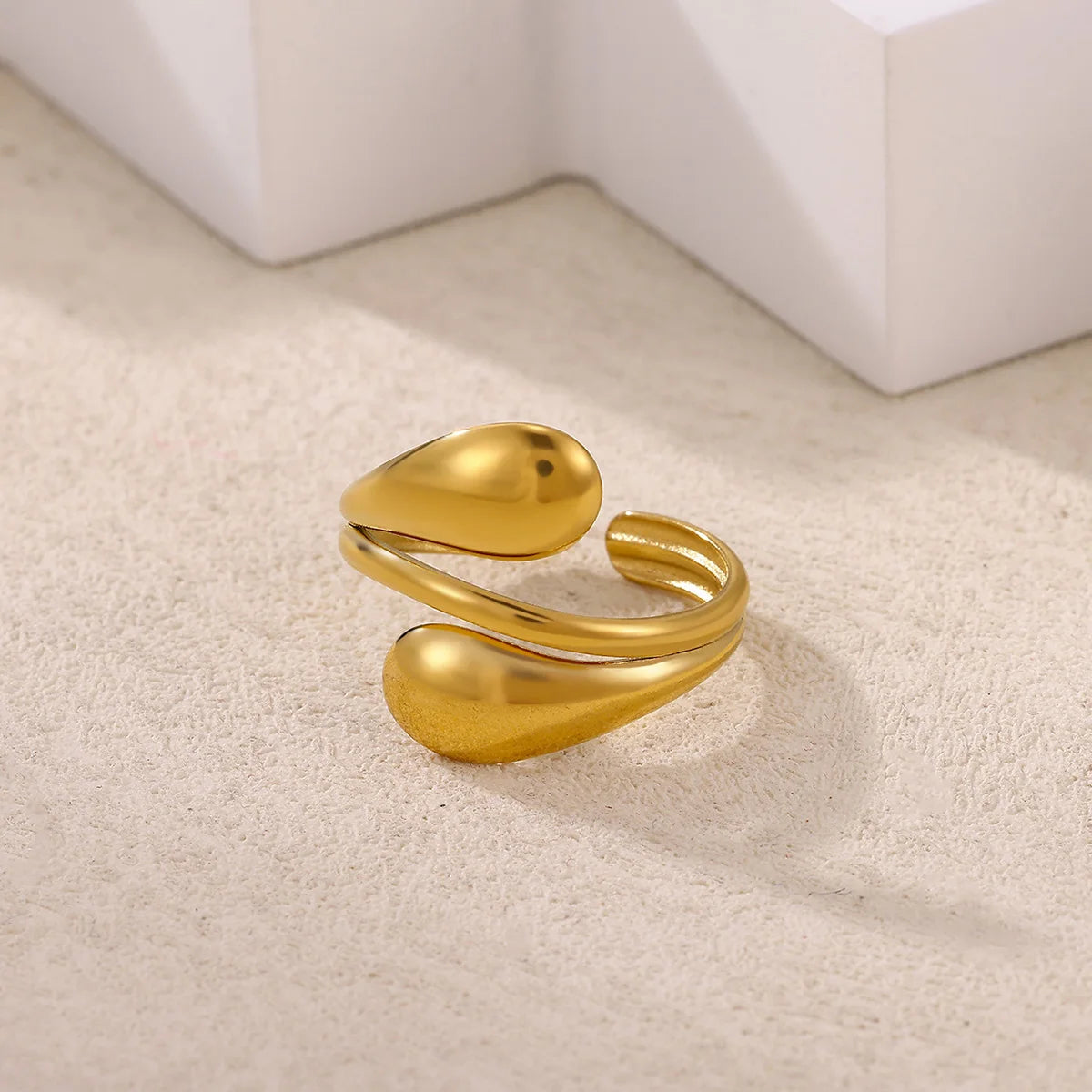 Anillo Geométrico Infinito de Acero Inoxidable Dorado para Mujer