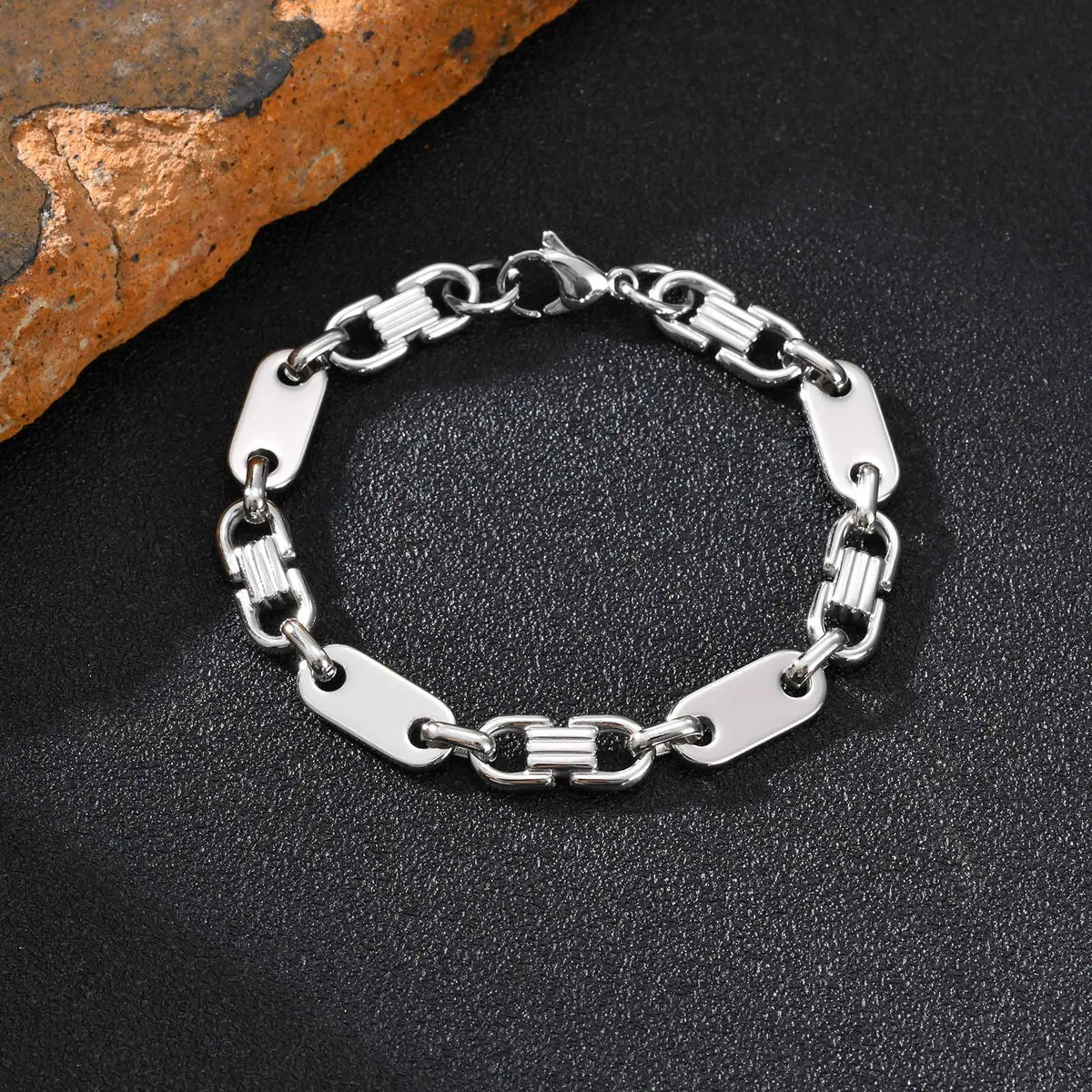 Pulsera Geométrica de Acero Hecha a Mano