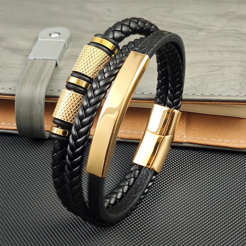 Pulsera Multicapa de Cuero con Cuentas Doradas