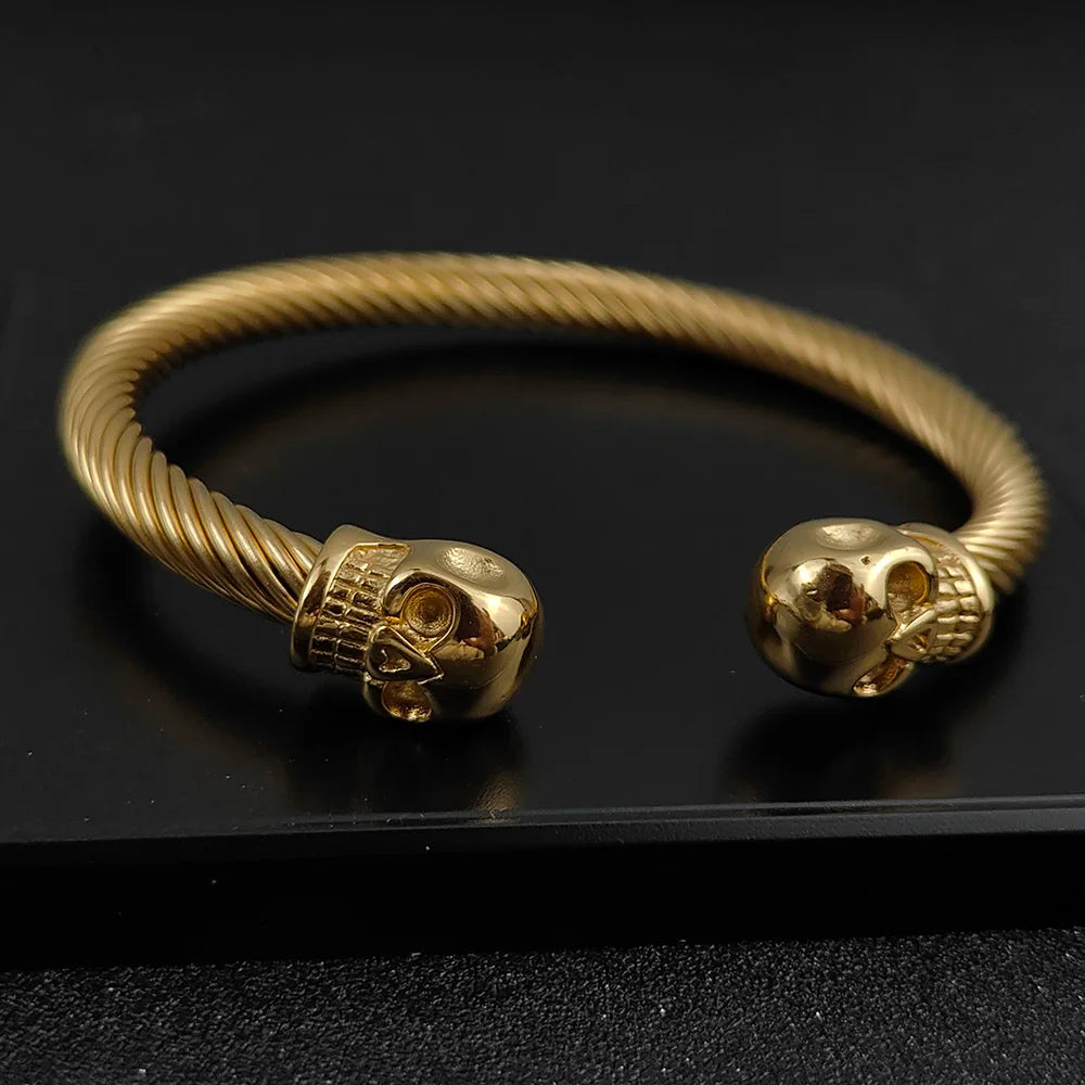 Brazalete Abierto de Acero con Doble Calavera